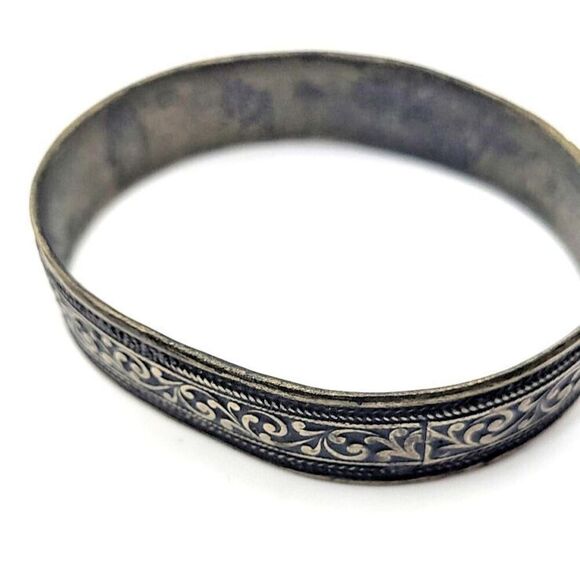 Antique Steel Bangle Bracelet 2.25 by 3in dia - Picture 3 of 6